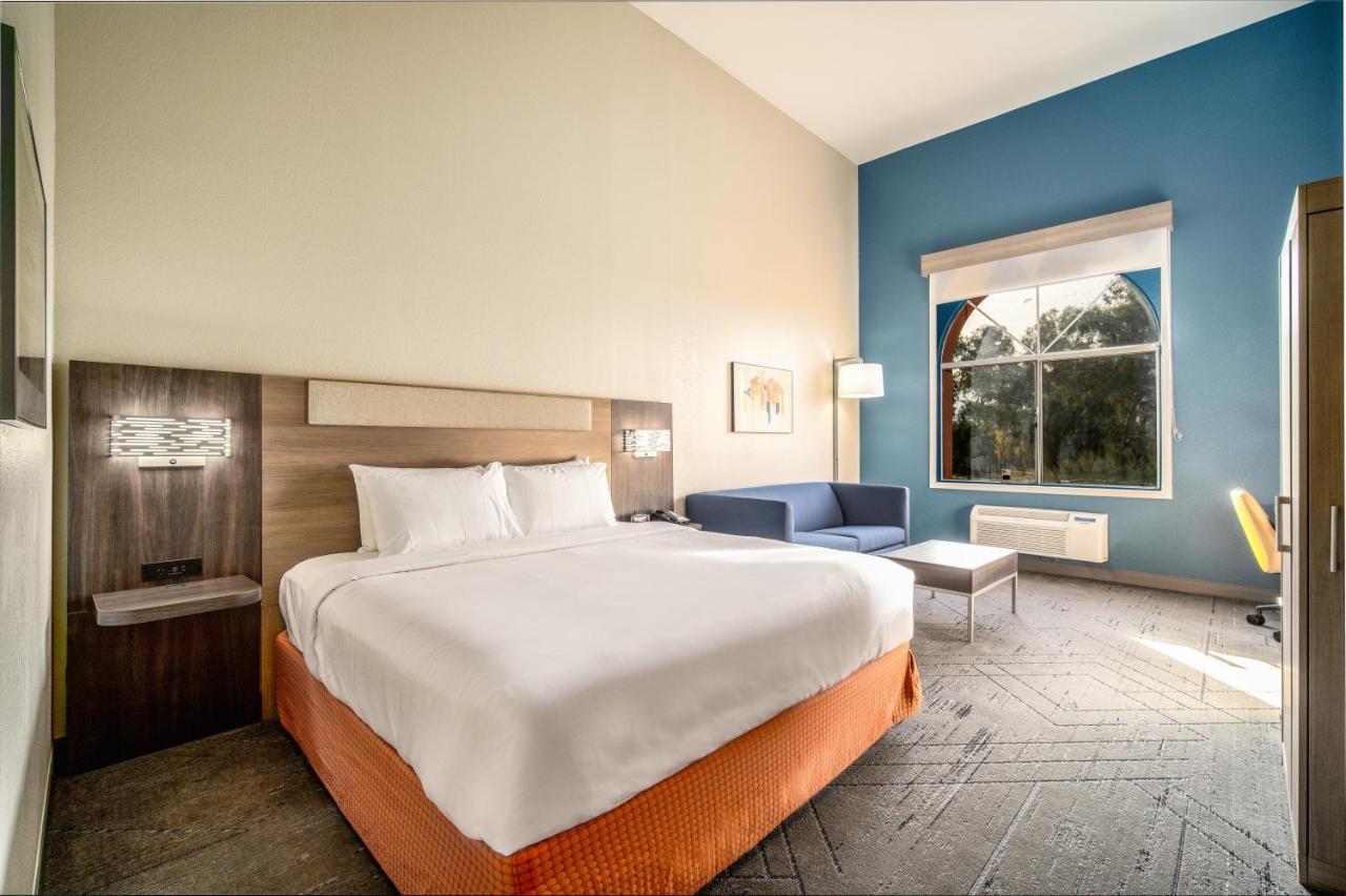Holiday Inn Express & Suites Phoenix - Mesa West, An Ihg Hotel Exterior foto
