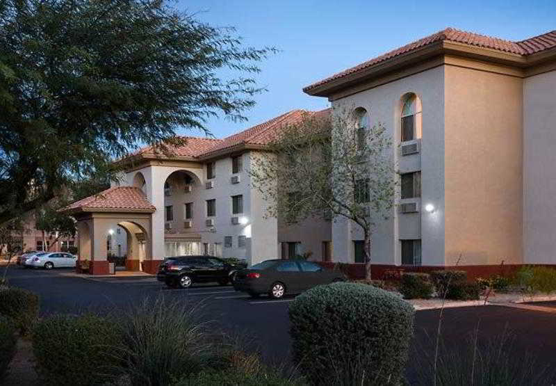 Holiday Inn Express & Suites Phoenix - Mesa West By Ihg Exterior foto